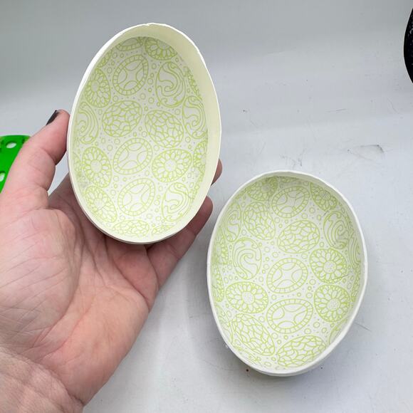 Vintage Paper Easter Egg Containers Bunny and Hen Spring Design - Picture 4 of 6